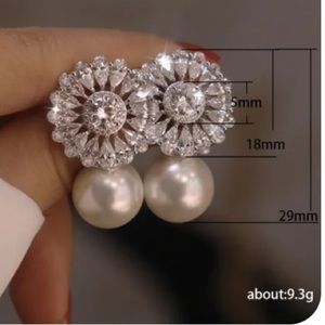 Silver Gorgeous Flower Stud Earrings Pearl Cubic Zirconia